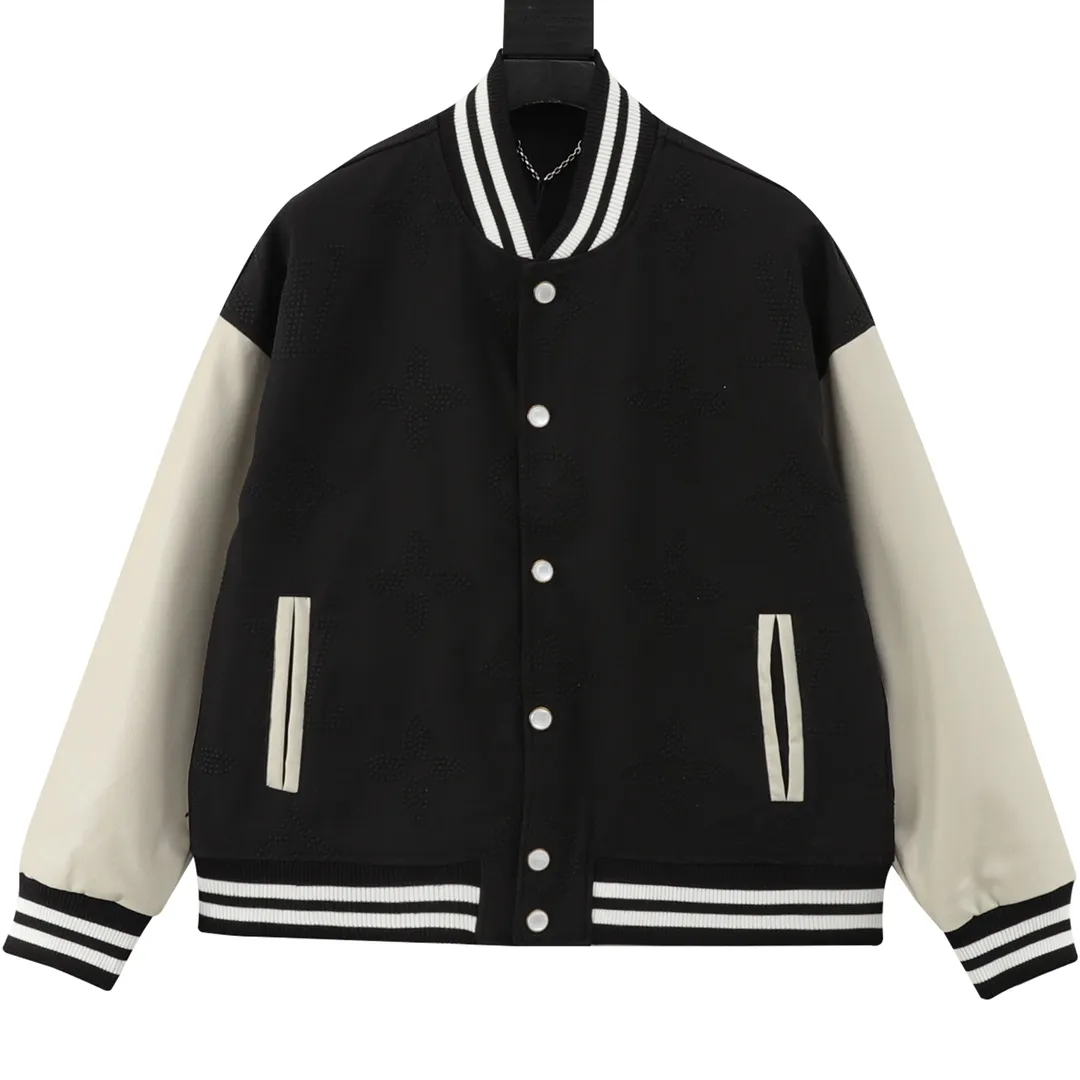 🅿️570 Louis Vuitton/Louis Vuitton pearl presbyopic stitching baseball uniform jacket Warm reminder: It is recommended to hand wash or dry clean! ! This year is particularly popular. Baseball uniform jackets are available at all levels of the market (you must compare the details). The most powerful quality control. Baseball uniforms have been produced and researched for 7 years. The details are exquisite. With it, you will be the most handsome boy in the world. The fully painted surface with four-button buttons (buttons with LOGO), the fabric is customized for more than a month. It is not ready-made in the market. It is made of woolen blended fabric, custom-woven and dyed. It has high color fastness. It is recommended to hand wash or dry clean for the first time. "Custom-woven knitted rib at the hem", the lining is made of silky and delicate cupro fiber material, which can be worn directly against the body. It is extremely comfortable, a heavy-hitting item, purchase version! Size：XS-L